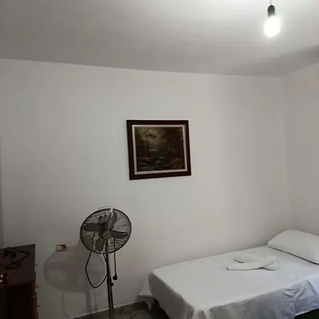One Bedroom * טיראנה